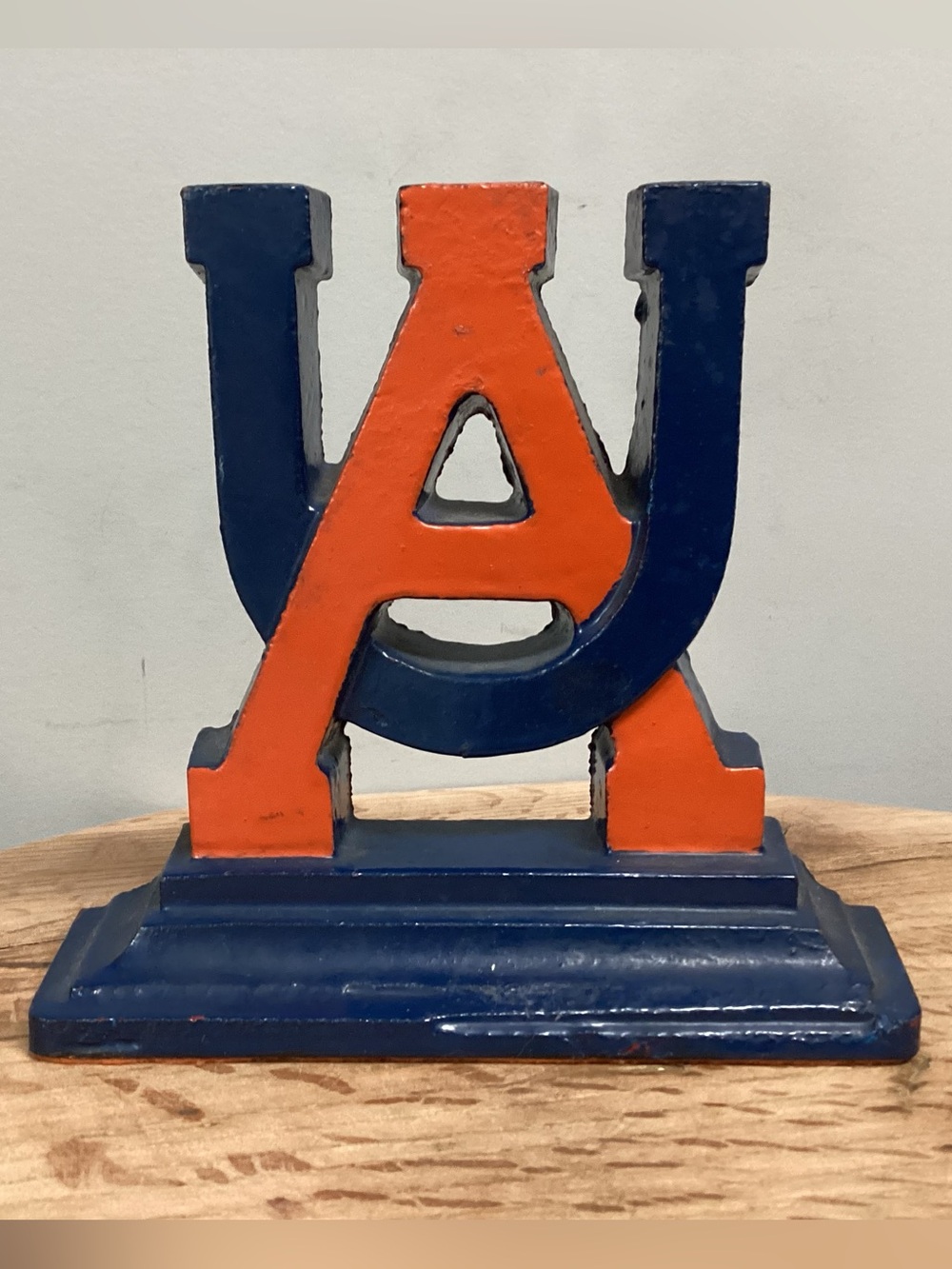 🟠 Vintage - Auburn Heavy Iron Crafted Bookend - Desk Topper Decor - Collectible